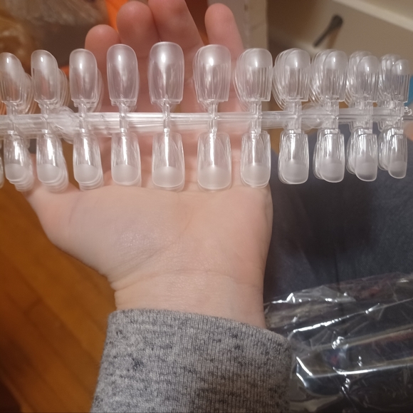 Betty Cora Soft Gel Nails - Picture 2 of 5